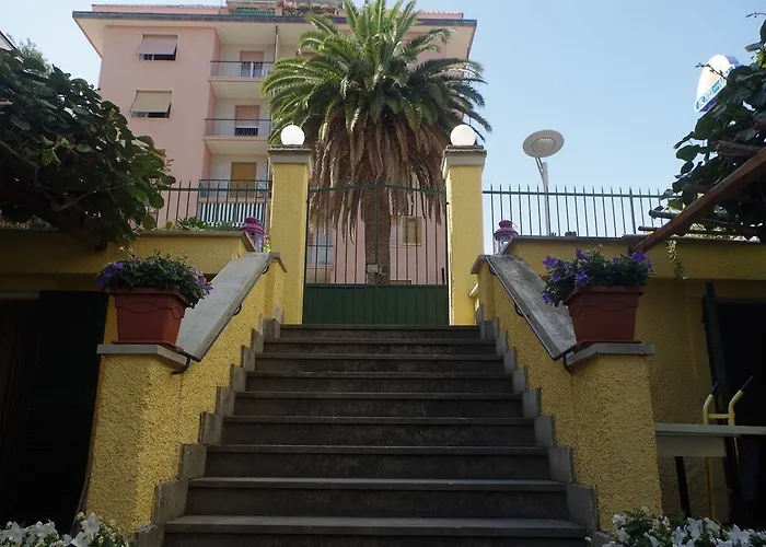 Hotel Alba 3* Лаванья